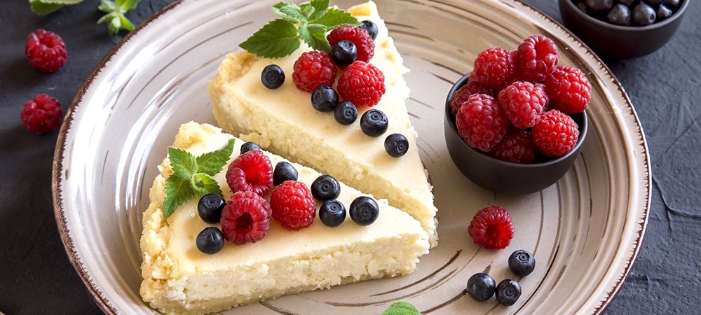 Yaz Mevsimine Uygun Bir Tatlı: Ballı Orman Meyveli Cheesecake Tarifi